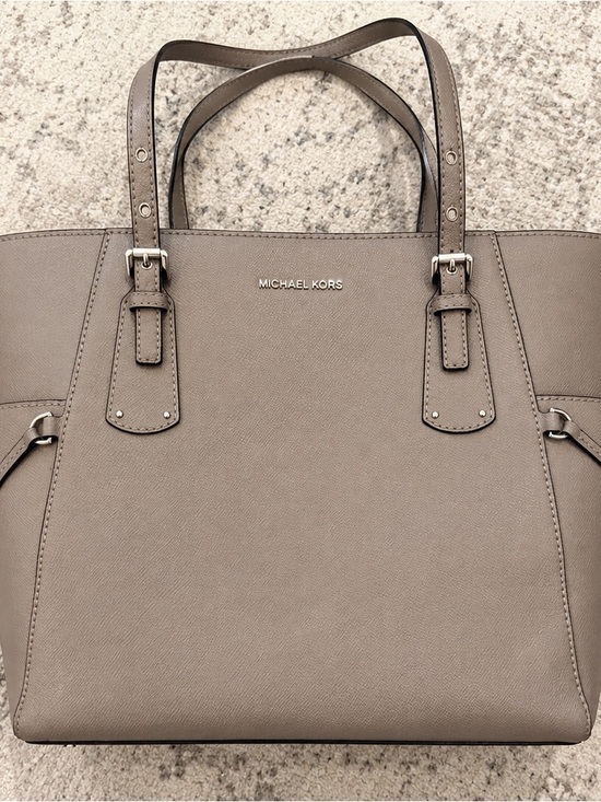 Michael Kors Handbags - Michael Kors Voyager EW Tote Pearl Grey Saffiano Leather Large Tote Bag